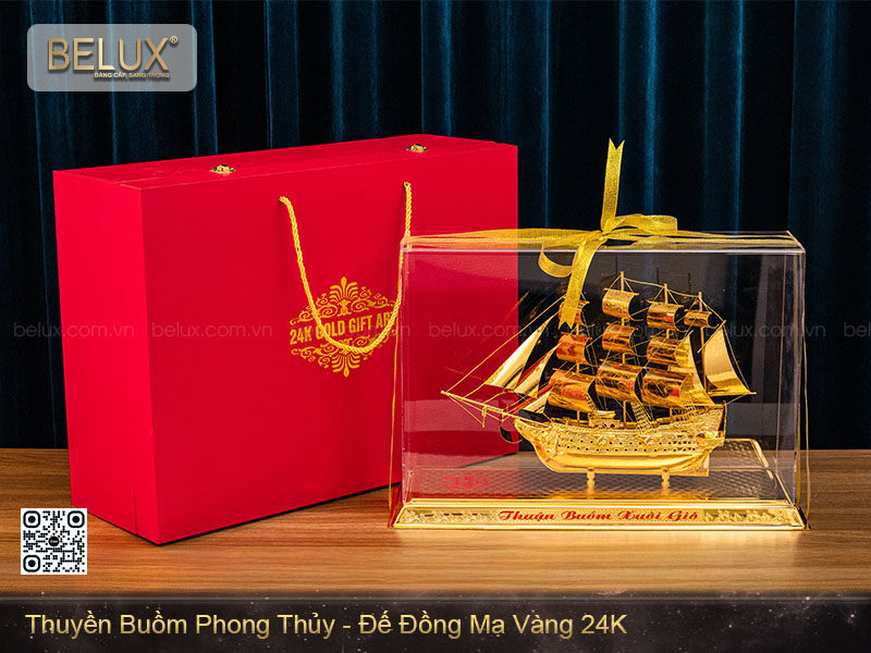 Thuyền buồm đế đồng mạ vàng 24k